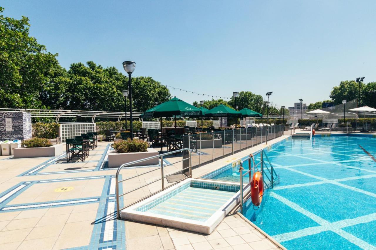 Sheraton Buenos Aires Hotel & Convention Center Exterior photo Swimming pool