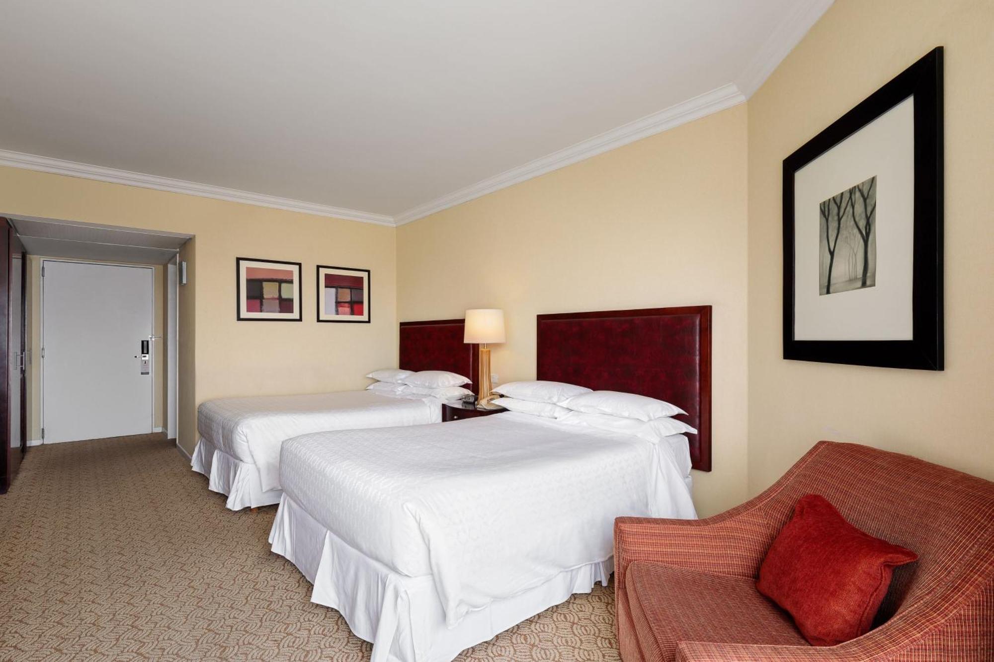 Sheraton Buenos Aires Hotel & Convention Center Exterior photo A guest room at the Hilton San Francisco