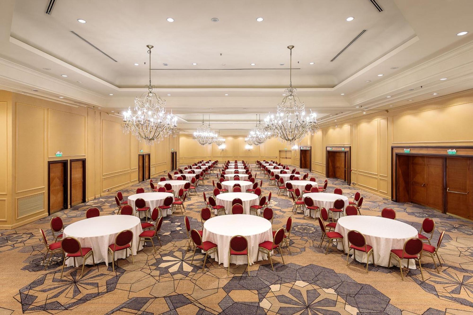 Sheraton Buenos Aires Hotel & Convention Center Exterior photo The ballroom