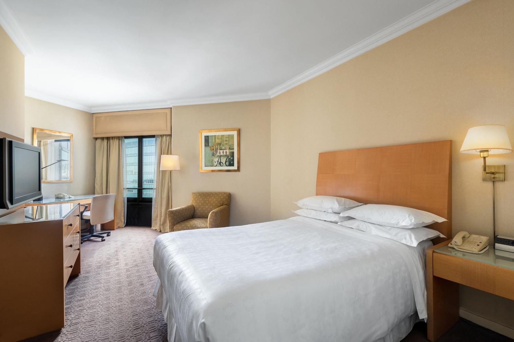 Sheraton Buenos Aires Hotel & Convention Center Exterior photo A room at the hotel