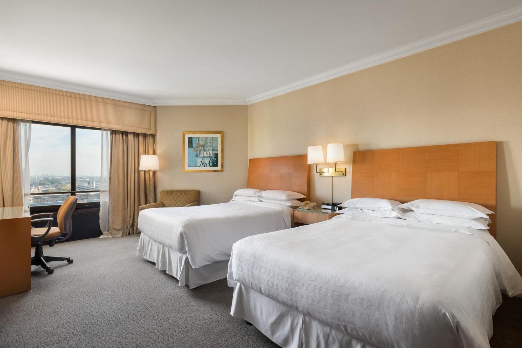 Sheraton Buenos Aires Hotel & Convention Center Exterior photo A guest room at the Hyatt Regency