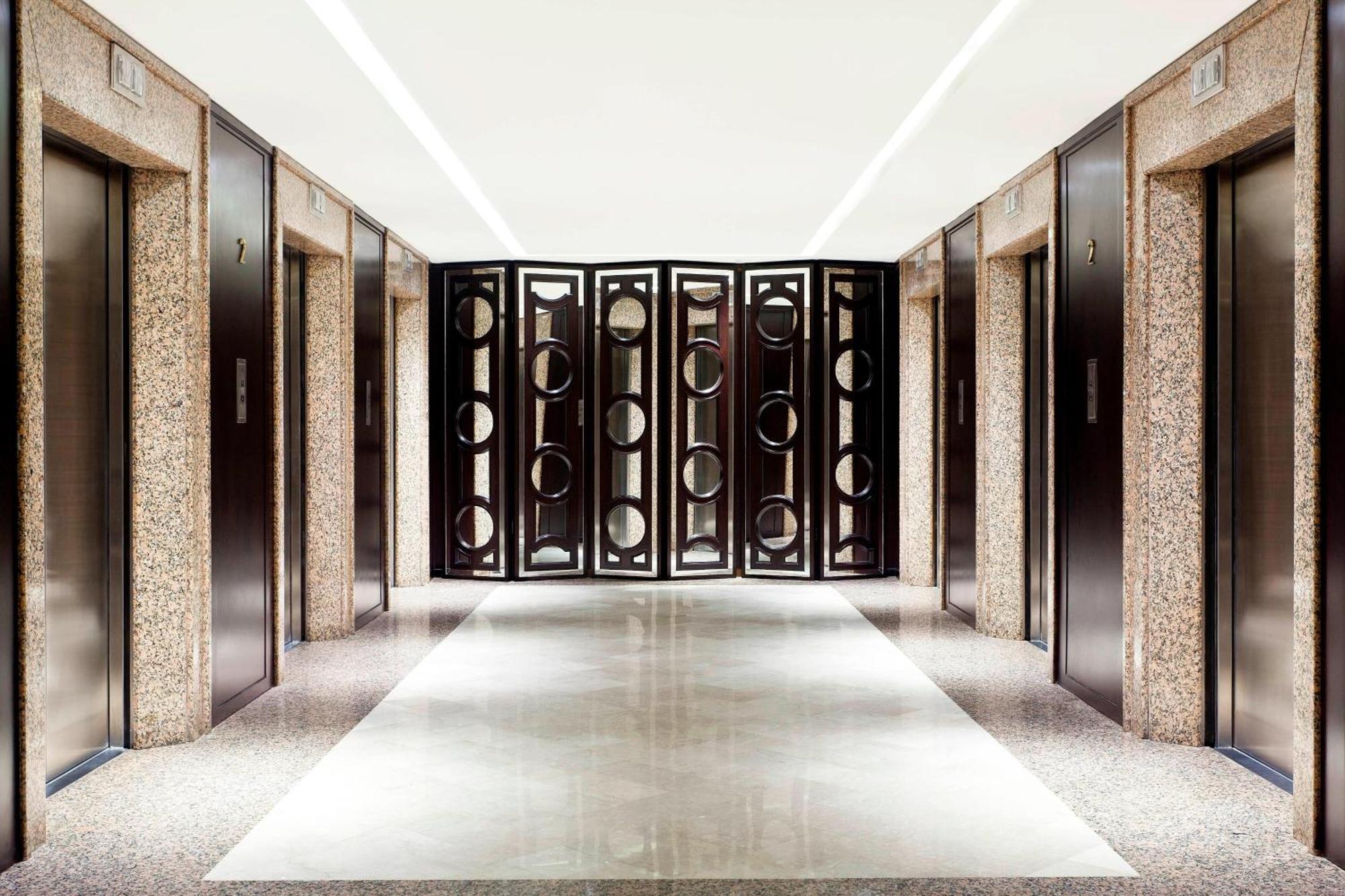 Sheraton Buenos Aires Hotel & Convention Center Exterior photo The elevator lobby