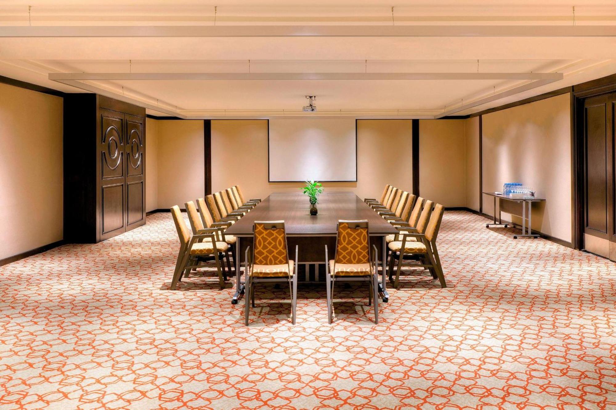 Sheraton Buenos Aires Hotel & Convention Center Exterior photo A meeting room at the Westin Palace, Madrid