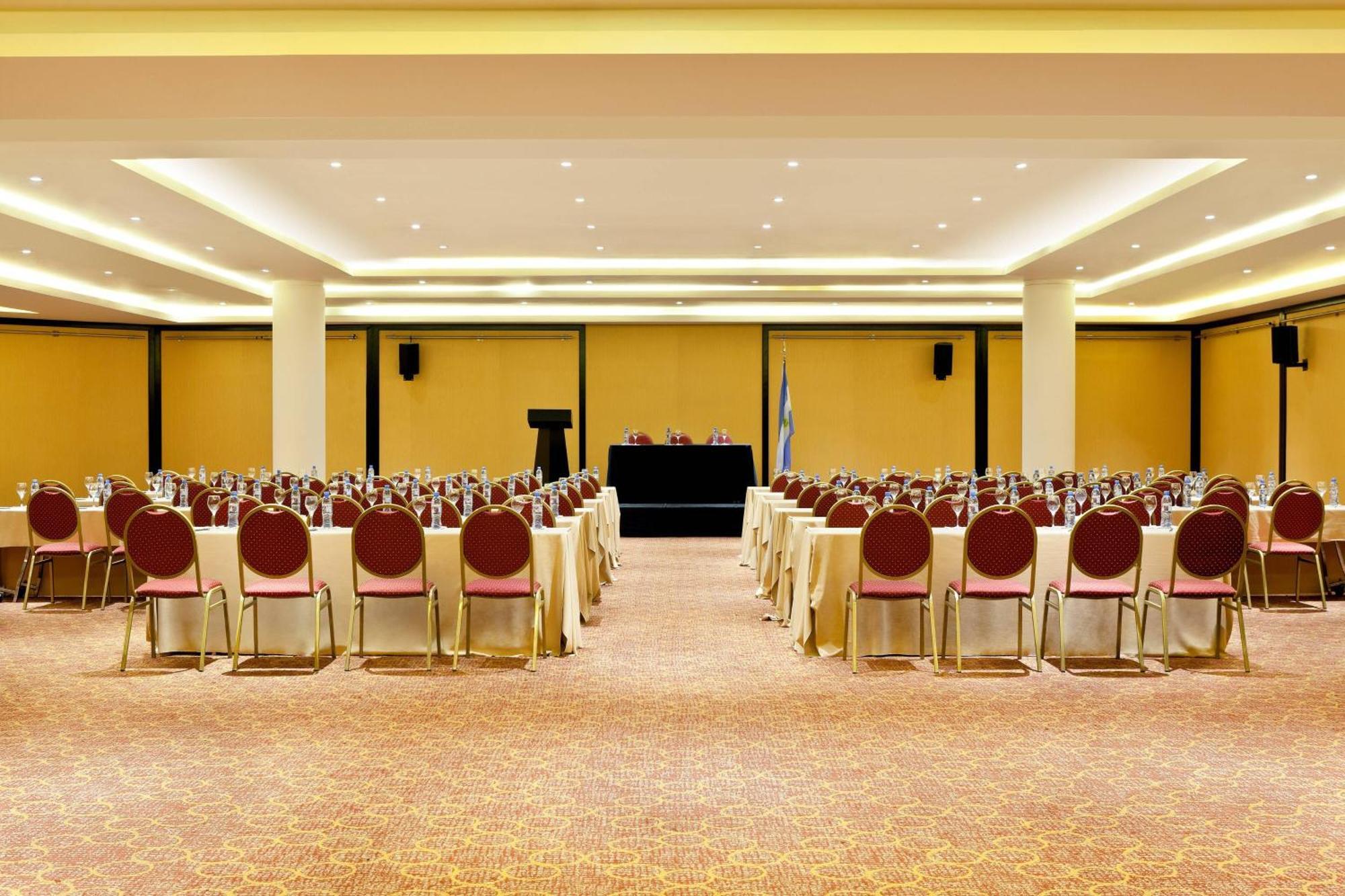 Sheraton Buenos Aires Hotel & Convention Center Exterior photo The conference hall